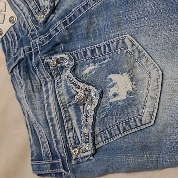 Miss Me Jeans Shorts Mid Rise Rhinestone Embroidered Easy Fit Denim 30 - Picture 10 of 11